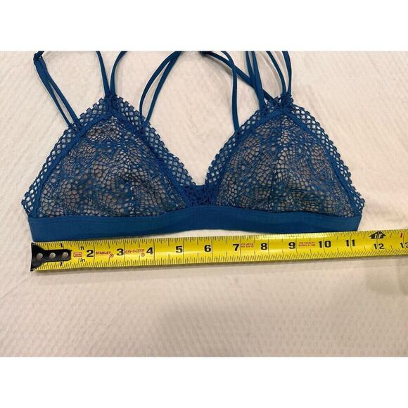 Victoria's Secret Women’s XS Lot of 2 Lace Bralettes Front Closure Blue/Red Pads - Picture 5 of 13